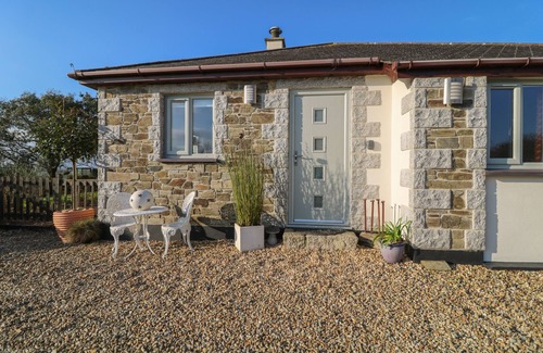 Saint Goran Cottage | VALLEY VIEW, pet friendly, with a garden in Mevagissey