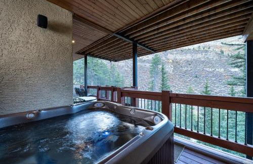 Intermountain House | Valley Views, Hot Tub and Parking Included