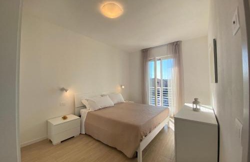 Montioni Apartment | Vanessa Ferienwohnung mit Pool in Lazise