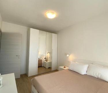 Montioni Apartment | Vanessa Ferienwohnung mit Pool in Lazise