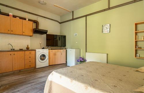 Angon House | Vangelis studio 2