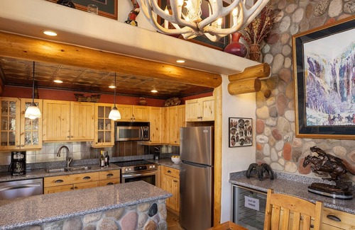 Vail Condo | Vantage Point - CoralTree Residence Collection