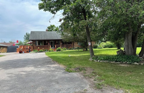 Stone Mills Cabin | Varty Lake Lodge, Yarker ON.nEscape The Mundane, Relax & EnjoynSummer &.Winter