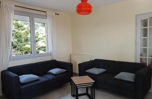 Hautecour Villa | Vaste villa en position dominante superbe vue lacs