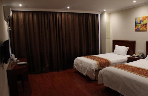 Huanggang Hotel | Vatica Huanggang Luotian County City Square Hotel