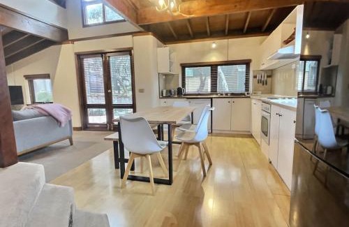 Dinner Plain Ski Chalet | Vaucluse Chalet, alpine-getaways
