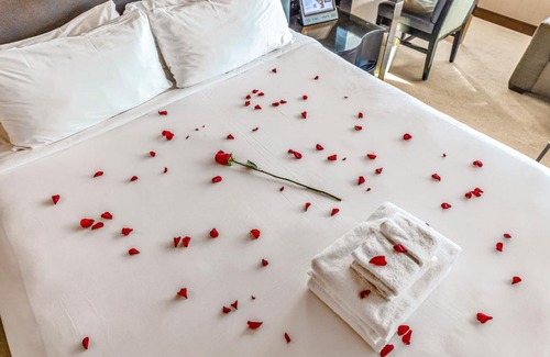 Las Vegas Strip Apartment | VDARA HOTEL Premium Studio Suite * FREE VALET PARKING