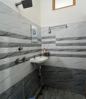 Ayodhya House | Veda Palace, 900 meter Distancce From Temple
