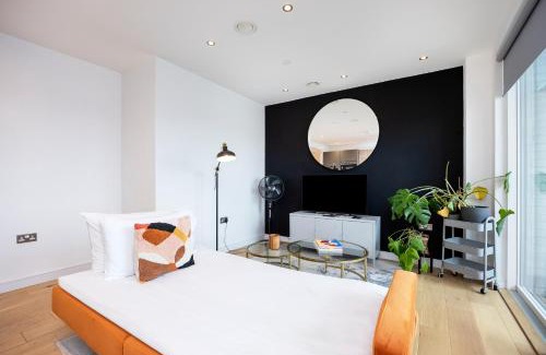 Latchmere Apartment | Veeve - The Battersea Skyview Apartment