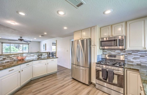 Black Mountain Apartment | ༄ vegas saltwater - Resort Pool, Hot Tub on ½ Acre