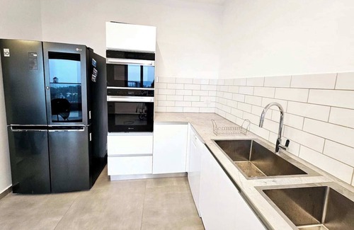 Bayit VeGan Apartment | Vegas- View & Luxury Apartment