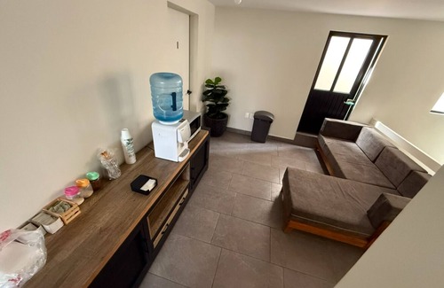 Leon House | Venator House Moral