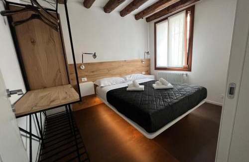 Santa Croce Apartment | Venice Luxury Suite - Private Jacuzzi and Design
