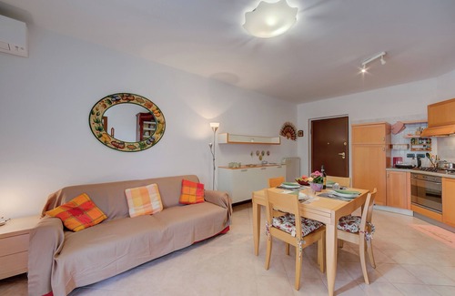 Toscolano Maderno Apartment | Verde Giada-shared Pool & Parking