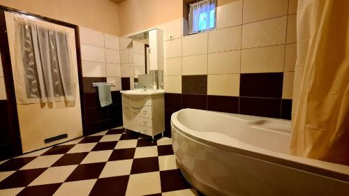 Dravatamasi House | Veronika Guesthouse