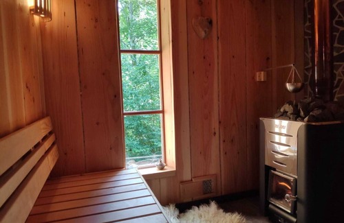 Egliseneuve-d'Entraigues Cottage | Very comfortable, quiet, cozy cottage, wifi, Sancy near Super Besse