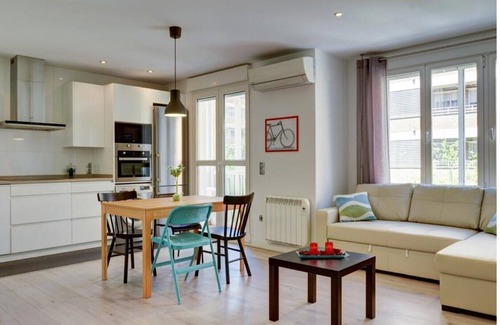 Zaragoza Centro Apartment | Very cute apartment at only 5 Min Prince Felipe Pavilion