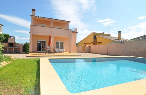 L'Escala Villa | Very spacious house with private pool