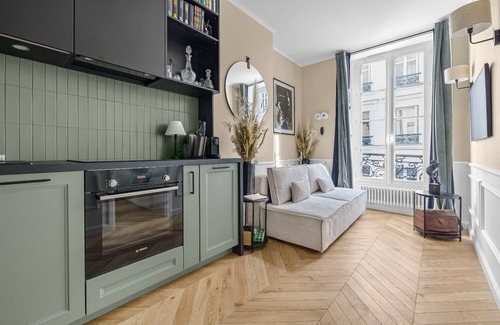 Quartier de la Folie-Mericourt Apartment | Vetiver, 1BR/1BA, 3 people