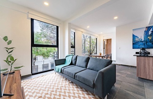 Doctores Apartment | VH | Espacio familiar Zona hospitales+balcón | 402