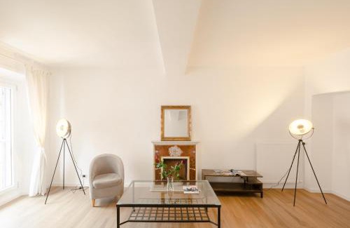 Rione IV Campo Marzio Apartment | Via Francesco Crispi Private Apartment