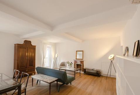 Rione IV Campo Marzio Apartment | Via Francesco Crispi Private Apartment