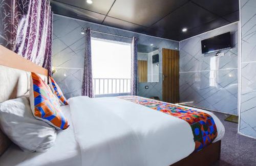 Kempty Range Hotel | Via Neilkanth