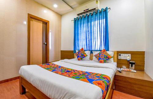 Prahlad Nagar Hotel | Via Relax Inn - Nr Sarkhej - Gandhinagar Highway