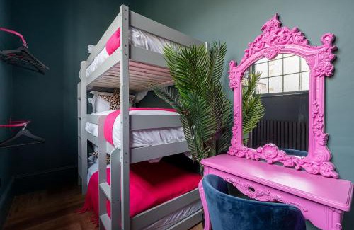 Barnard Castle Apartment | Vibrant 2-Bedroom Chapel Retreat