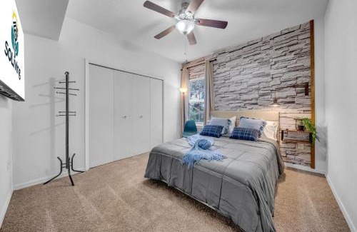 Tampa Apartment | Vibrant 2br Apt Pool, Jacuzzi, Gym #11