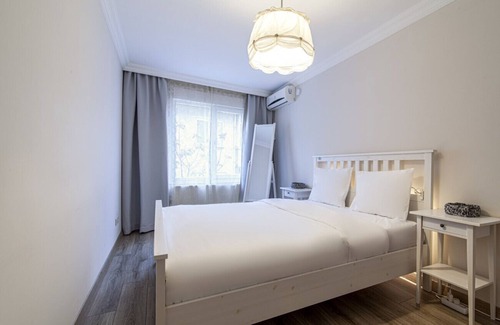 Maltepe Apartment | Vibrant and Central Flat with Balcony in Maltepe