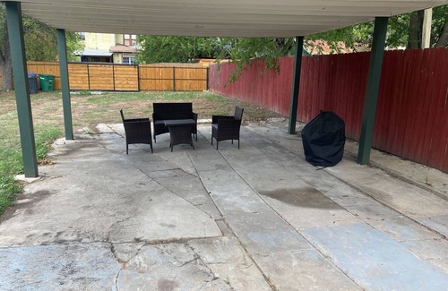 Highland Park House | Vibrant Fully Gated 2BR/2BA 4 mins from Downtown!