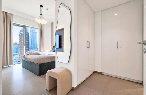 Za'abeel 2 Apartment | Vibrant Luxe Burj Khalifa Views-Dubai Mall Access by Maxx Value Homes