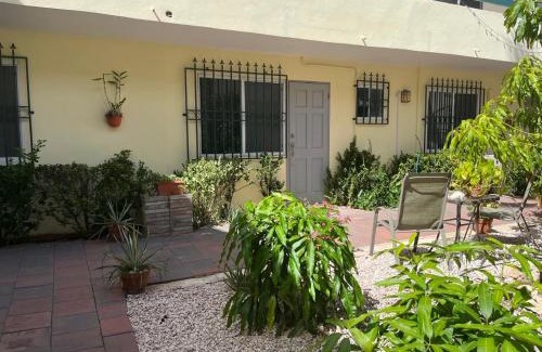 Oranjestad Apartment | VICENTE habitación