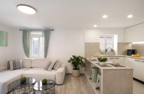 Old Town Apartment | Victoria's Gem - Apartment in the Heart of Corfu Old Town