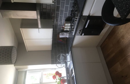 Longford Apartment | Victorian Church town centre flat with 2 bedroom en suite