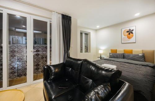 Hang Bai Apartment | VietHOME - 102 Spacious Studio w Kitchen FREE Laundry