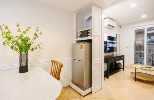 Hang Bai Apartment | VietHOME - 102 Spacious Studio w Kitchen FREE Laundry
