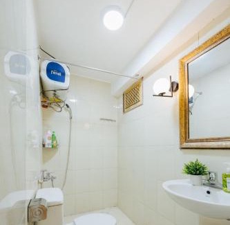 Hang Bai Apartment | VietHOME - 102 Spacious Studio w Kitchen FREE Laundry