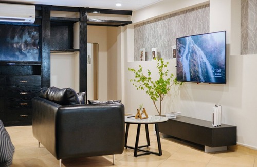 Hang Bai Apartment | VietHOME - 202 The Loft for 4 pax