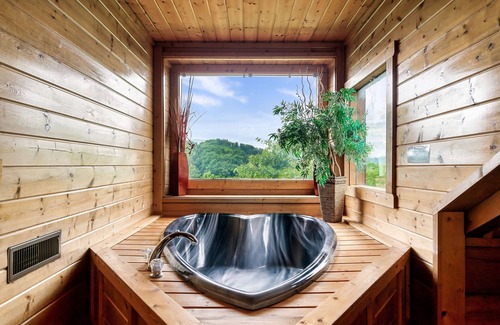 Pigeon Forge Cabin | View and Me, just needs you!