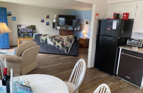 Oak Harbor Apartment | View * Harbor * Downtown * R & R!