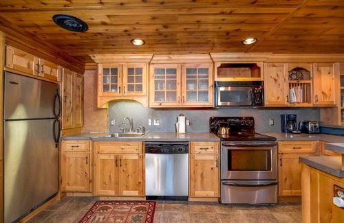 Sunriver House | View of Golf Course & Mt. Bachelor, Bikes, Near Village Mall