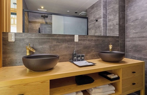 Oishi Hotel | View of Mt Fuji Deluxe JapaneseWestern Room Room only/Minamitsuru-gun Yamanashi