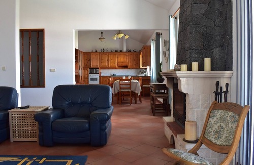 Sao Roque do Pico Cottage | View of the Sea. Large Private Garden - Free wifi