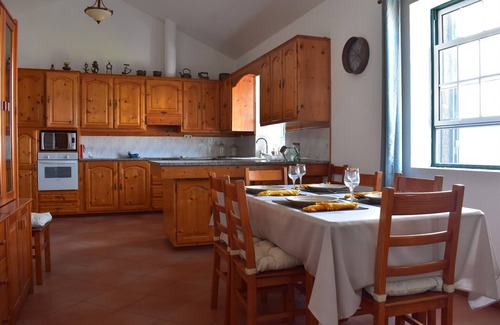 Sao Roque do Pico Cottage | View of the Sea. Large Private Garden - Free wifi