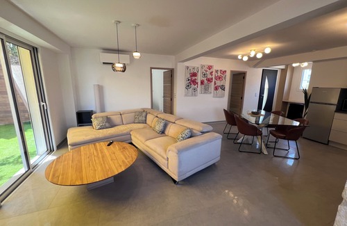 Saint-Sylvestre Apartment | View over Nice, in a quiet hilltop setting just a few steps from the town center.