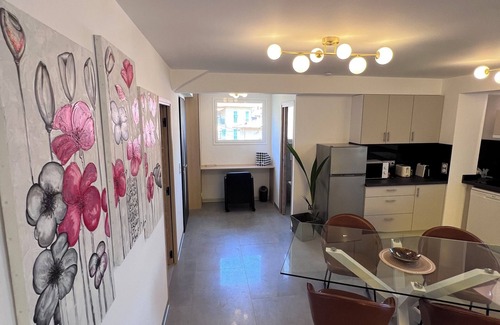 Saint-Sylvestre Apartment | View over Nice, in a quiet hilltop setting just a few steps from the town center.