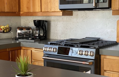 Pioneer Trail House | VIEW! VIEW! VIEW! Tahoe home, panoramic meadow/mountain views and pool table