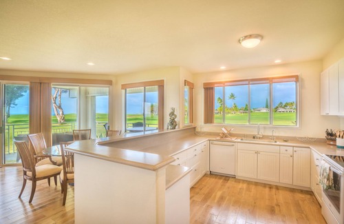 Princeville Condo | VIEWS VIEWS VIEWS with AC! Large Beautiful on Golf Course